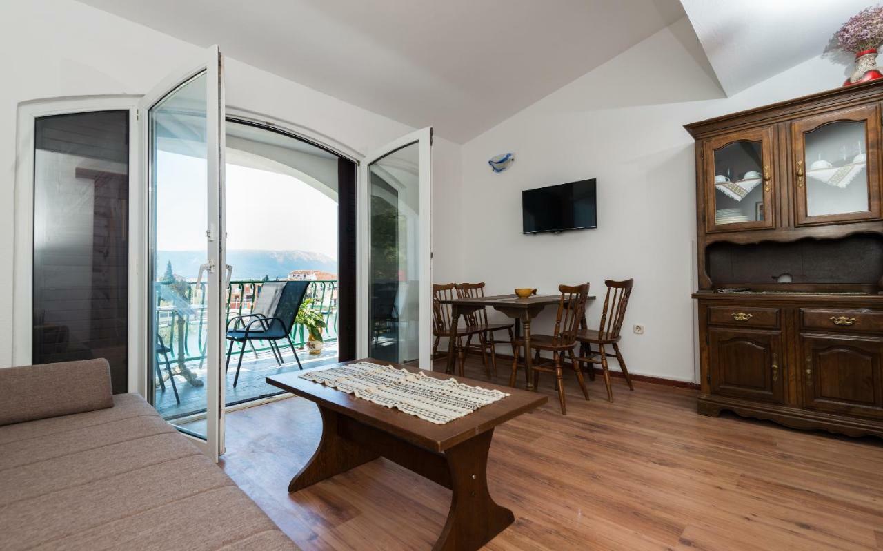 Apartments Azzurro Blace Exterior photo